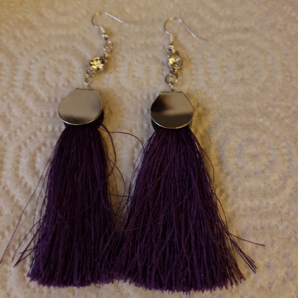Looped Earring - Picture 5 of 10